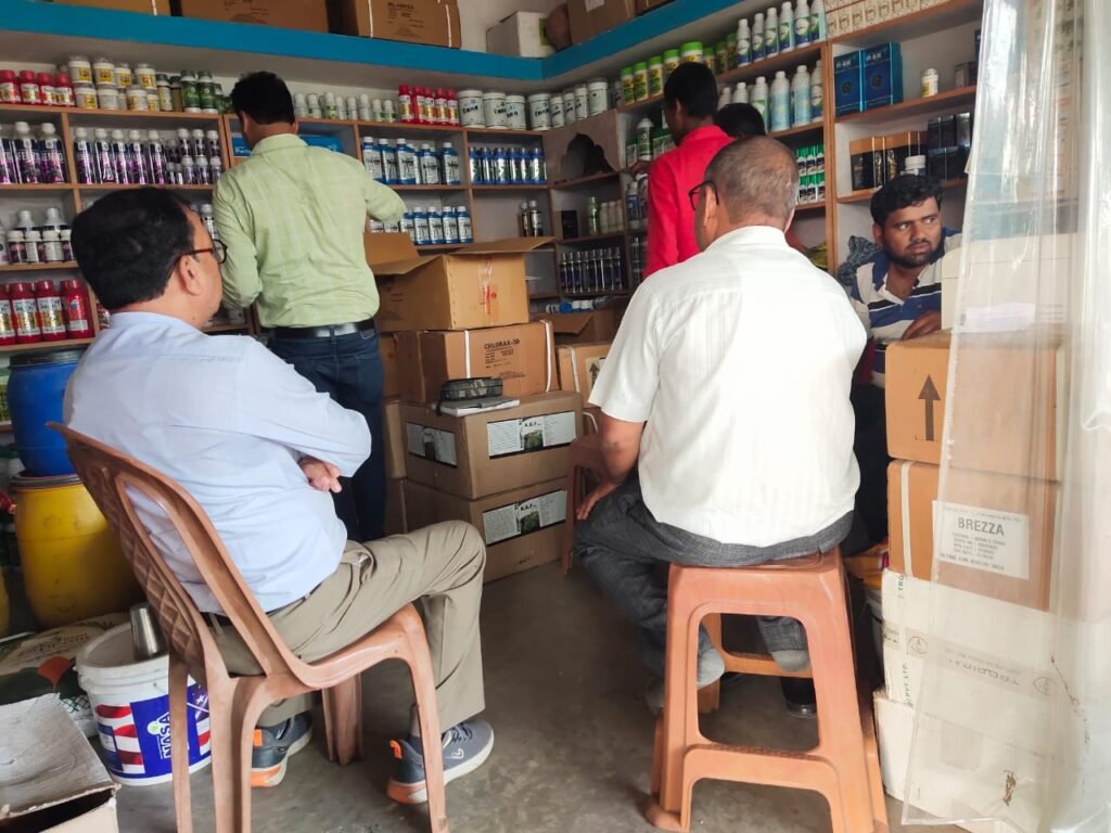 <em>सेवा सहकारी समिति जर्वे में भंडारित कीटनाशक दवा विक्रय के लिए प्रतिबंधित</em> <em>कृषि विभाग द्वारा दो कीटनाशक दवा विक्रेताओं को नोटिस जारी</em> <em>कुसुमझर के निजी दुकान से एक्सपायरी डेट की दवा हुई बरामद</em> 2 Console Corptech Pradakshina Consulting Pvt Ltd IMG 20230901 WA0005 Console Corptech Pradakshina Consulting Pvt Ltd