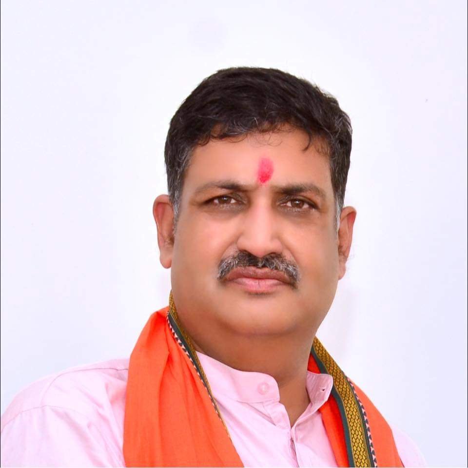 विधायक़ अकलतरा सौरभ सिंह विधानसभा के खिलाफ बीजेपी पदाधिकारियों एवं कार्यकर्ताओं का विरोध ।1000 से 1500 की संख्या में बीजेपी कार्यकर्ता पहुंचे रायपुर बीजेपी कार्यालय। प्रत्याशी बदलने की मांग को लेकर। 1 KSHITITECH FB IMG 1696665779886 KSHITITECH
