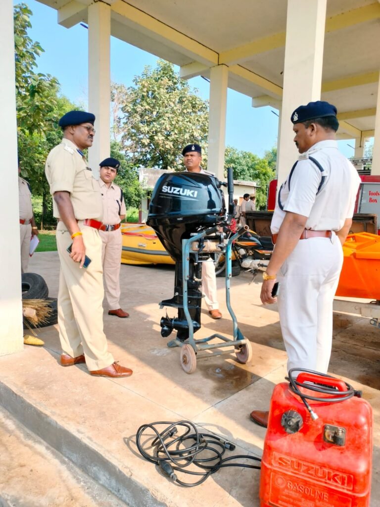 अतिरिक्त्त प्रधान सेनानी,नगर सेना एवं अग्निशमन व बाढ़ आपदा एस. के. ठाकुर बिलासपुर द्वारा जिला -जांजगीर के नगर सेना कार्यालय में किया गया भंडार निरीक्षण व भंडार सत्यापन व अग्निशमन सबंधी उपकरणों का निरीक्षण…देखे वीडियो 1 Console Corptech Pradakshina Consulting Pvt Ltd IMG 20231005 WA0025 Console Corptech Pradakshina Consulting Pvt Ltd