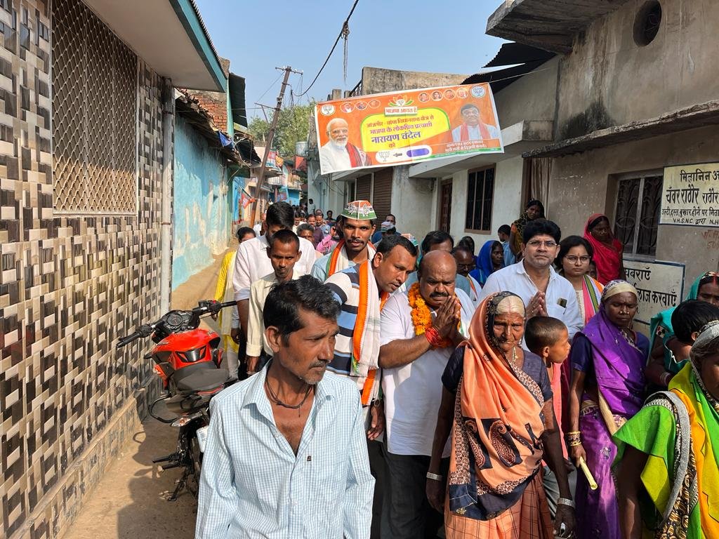 कांग्रेस प्रत्याशी व्यास कश्यप का लगातार चल रहा जनसंपर्क अभियान, सुबह से रात तक कई गांवों का कर रहे भ्रमण 1 KSHITITECH IMG 20231112 WA0006 KSHITITECH
