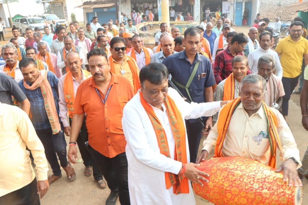 भाजपा प्रत्याशी नारायण चंदेल ने चुनाव में झोंकी पूरी ताकत, क्षेत्र में चल रहा धुआंधार प्रचार 1 KSHITITECH IMG 20231113 WA0006 KSHITITECH