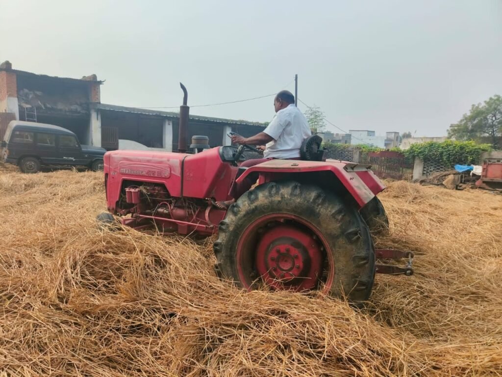 मतदान के बाद खेती किसानी में व्यस्त हुए कांग्रेस प्रत्याशी व्यास कश्यप, राजनीति के साथ खेती कार्य मे गहरी रुचि 1 KSHITITECH IMG 20231128 WA0023 KSHITITECH