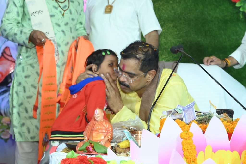 उदयबंद गांव में श्रीराम कथा का शुभारंभ कलश यात्रा से हुआ<br>कथावाचक डॉ. अशोक हरिवंश श्रीराम कथा का करा रहे रसपान 4 KSHITITECH dsc 107922192440911686251 KSHITITECH