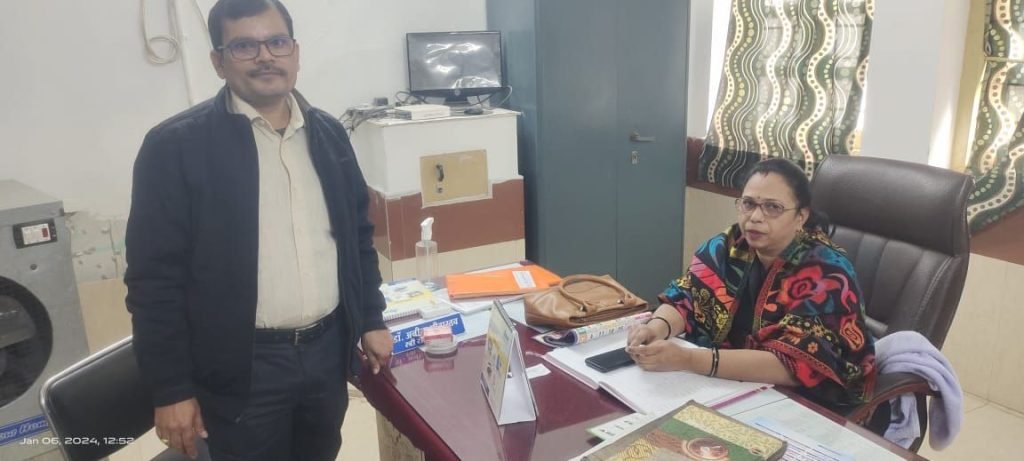 तहसीलदार के.के.जायसवाल ने विकास तिवारी की शिकायत को गंभीरता से लेकर बीडीएम हॉस्पिटल चाम्पा का किया औचक निरीक्षण, शिकायत सही पाई गई डॉ मनीष श्रीवास्तव ओपीडी से मिले हमेशा की तरह नदारद… 3 KSHITITECH img 20240110 wa00011626092875096005411 KSHITITECH