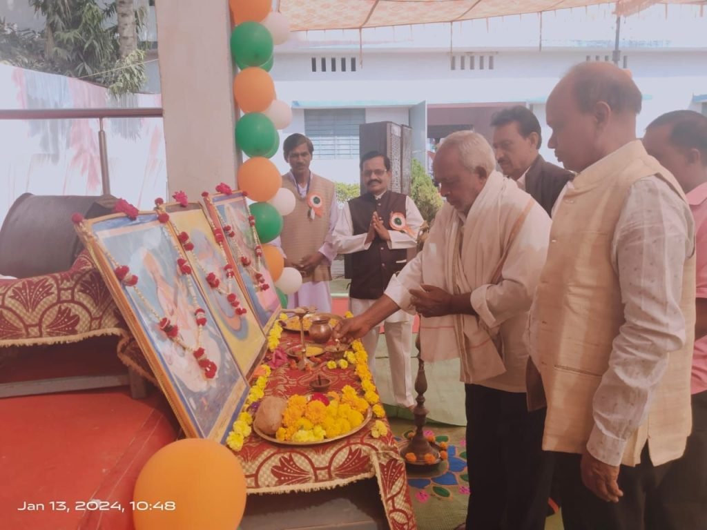 सरस्वती शिशु मंदिर उच्चतर माध्यमिक विद्यालय चंद्रपुर में वार्षिकोत्सव कार्यक्रम संपन्न हुआ। जिसमें छात्र छात्राओं ने रंगारंग सांस्कृतिक कार्यक्रमों की मनमोहक प्रस्तुतियां देकर तालियां बटोरीं। 3 KSHITITECH img 20240114 wa00136509242456765268781 KSHITITECH