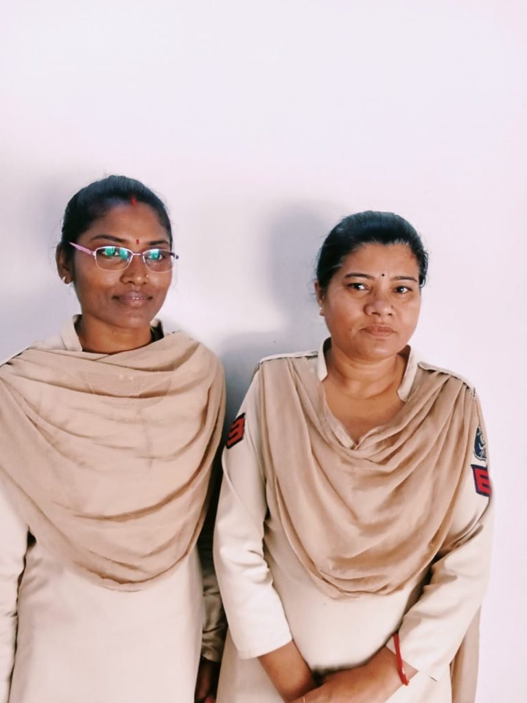 चांपा शहर में सामने आया पुलिस का मानवीय चेहरा, सड़क पर नवजात बच्चे को जन्म देने वाली गरीब मां और नवजात को पहुंचाया अस्पताल 3 KSHITITECH img 20240205 wa00094976572238300956825 KSHITITECH