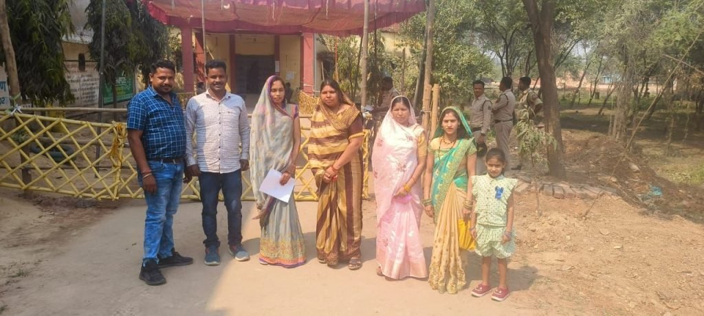 नगर पंचायत चंद्रपुर में एक बार फिर से कांग्रेस समर्थित भारती कृष्णा उरांव अध्यक्ष के रूप में निर्विरोध निर्वाचित हुई 2 KSHITITECH img 20240305 wa00637984795300842665485 KSHITITECH