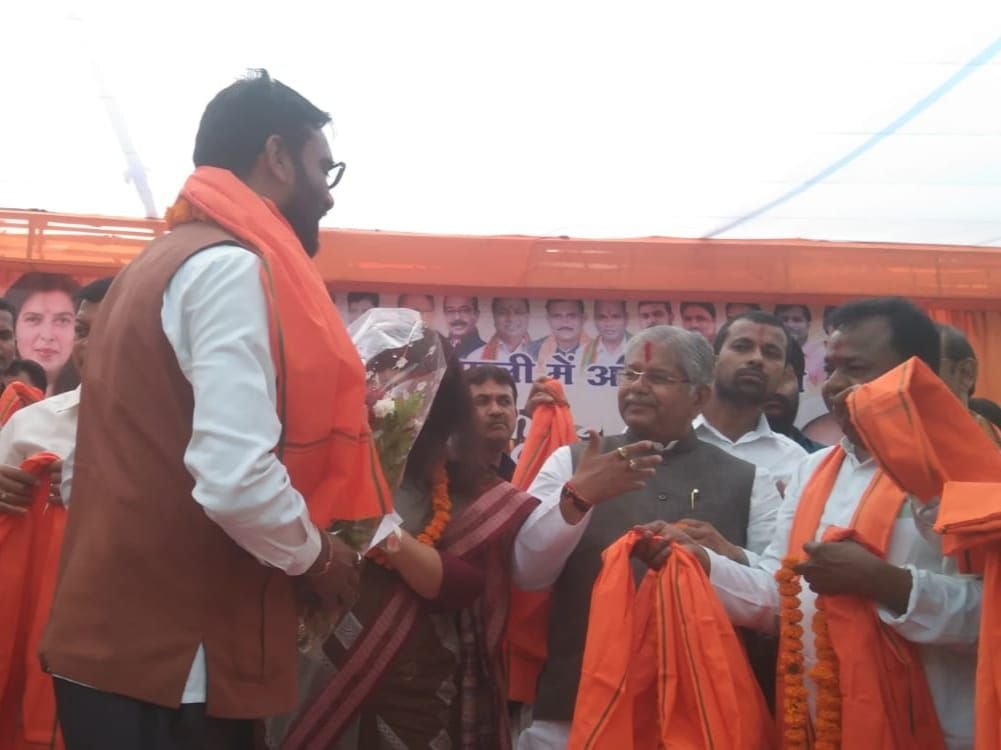 नीलम सोनार ने पाली में भाजपा प्रवेश कार्यक्रम के तहत भाजपा की रीति नीति से प्रभावित होकर भाजपा में किया प्रवेश 2 Console Corptech Pradakshina Consulting Pvt Ltd img 20240318 wa00073926226271516615411 Console Corptech Pradakshina Consulting Pvt Ltd
