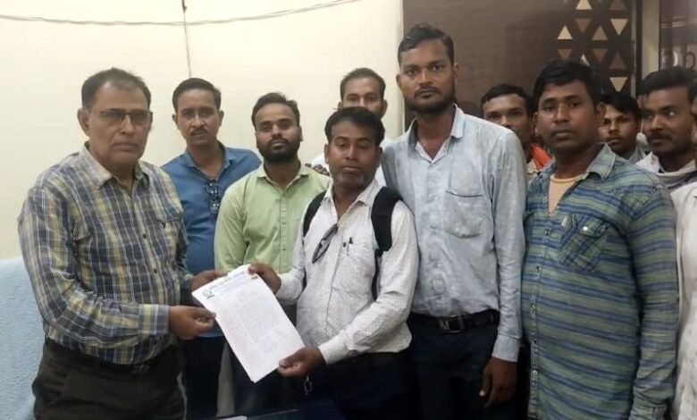 दो माह का वेतन एवं छः माह का बोनस नही मिलने पर सामुहिक अवकाश 1 KSHITITECH IMG 20240426 WA0004 KSHITITECH