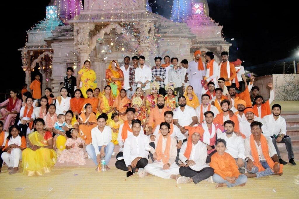 माँ चंद्रहासिनी की नगरी चंद्रपुर में प्रभु श्री राम जी की रामनवमीं धूमधाम से मनाई गई,विश्व हिंदू परिषद के तत्वाधान में नगर में डी जे,घंट पार्टी,कर्मा नृत्य और प्रभु श्री राम के दरबार की झांकी के साथ भव्य शोभायात्रा निकाली गई, 2 KSHITITECH img 20240418 wa00447394245387377872340 KSHITITECH