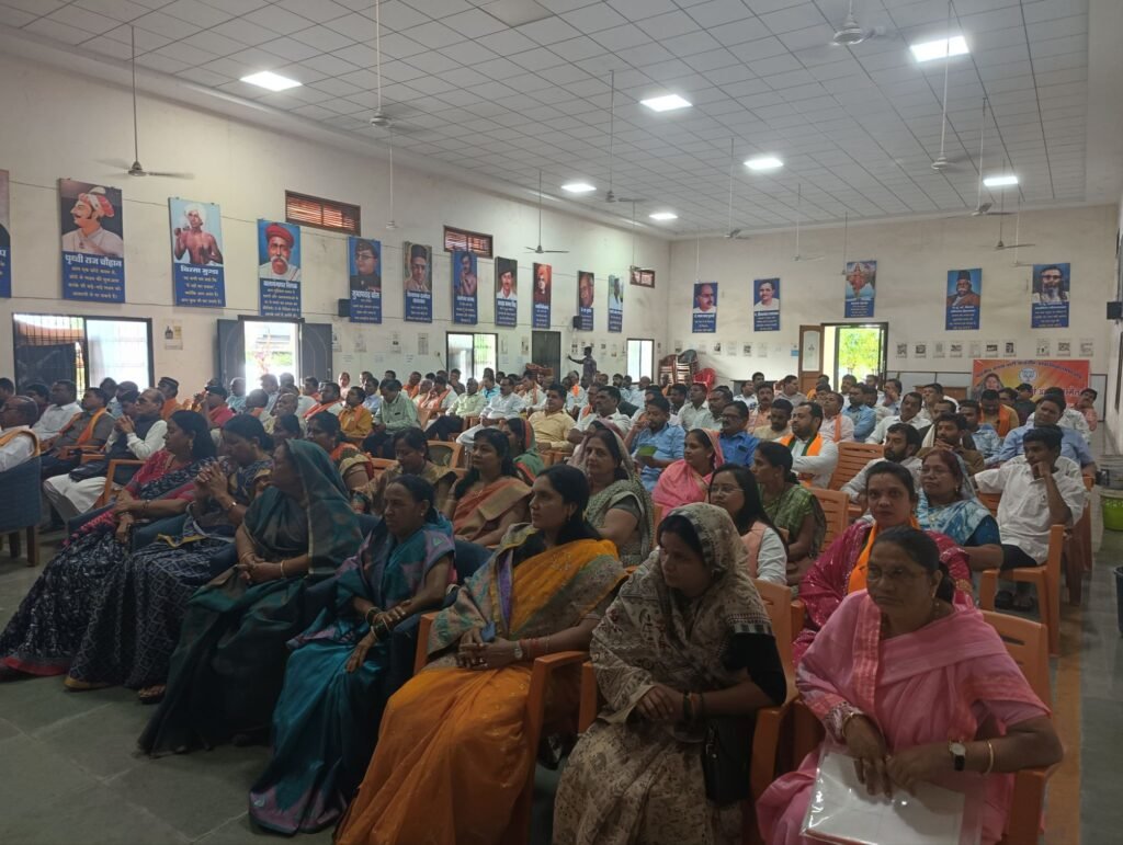 भारतीय जनता पार्टी जिला जांजगीर चांपा की बैठक संपन्न, हर घर तिरंगा, तिरंगा यात्रा, विभाजन विभिषका दिवस सहित कई कार्यक्रमो पर हुई चर्चा 2 KSHITITECH img 20240809 wa00224860068737644595978 KSHITITECH