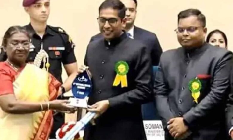 इंदौर को मिला बेस्ट वाटर डिस्ट्रिक्ट अवॉर्ड, राष्ट्रपति द्रौपदी मुर्मु ने किया सम्मानित 1 KSHITITECH 01 murmuru indore 1 KSHITITECH