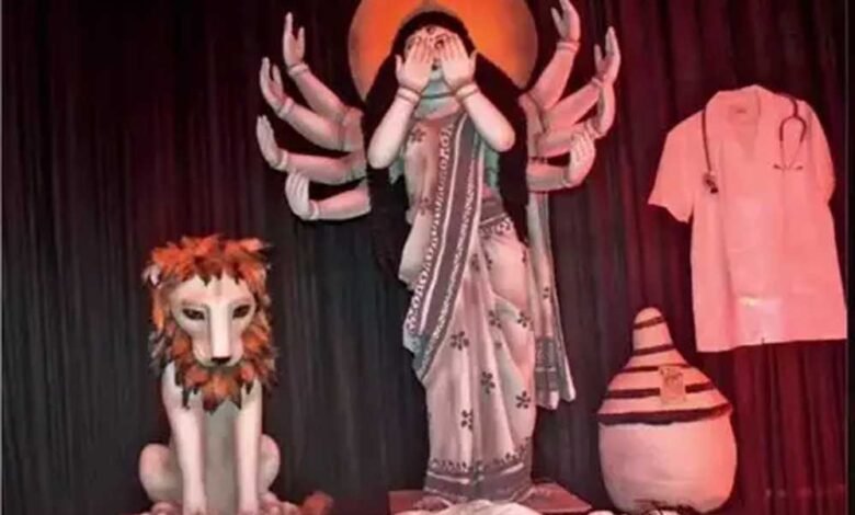 दुर्गा पंडाल में कोलकाता कांड को लेकर आक्रोश को दिखाया गया, छह संकेतों से दिखाया गया पूरा आक्रोश 1 KSHITITECH 11A 113 KSHITITECH
