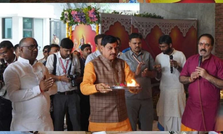 CM यादव ने विजयादशमी पर किया शस्त्र पूजन, शक्ति स्वरूपा मां काली की पूजा-अर्चना की 1 KSHITITECH 12A 53 KSHITITECH