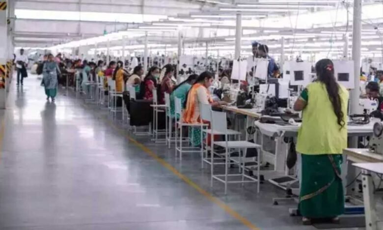 देश में जॉब करने वाली महिलाओं की संख्या में तेजी, 2023-24 तक बेरोजगारी दर में 50 फीसदी तक की कमी: रिपोर्ट 1 KSHITITECH 12A 69 KSHITITECH