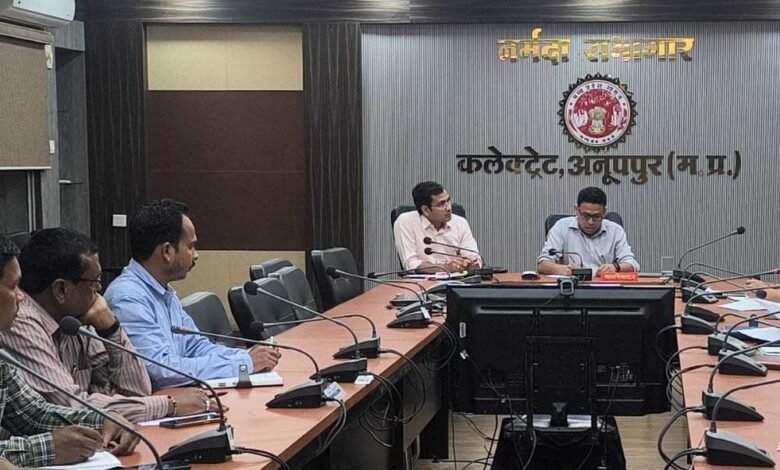विद्युत से जुड़ी समस्याओं का संवेदनशीलता से समाधान करें-कलेक्टर 1 KSHITITECH 15A 137 KSHITITECH