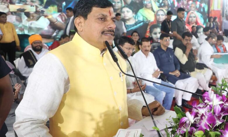 इंदौर की है प्रदेश में एक विशिष्ट पहचान : मुख्यमंत्री डॉ. यादव 1 KSHITITECH 15A 4 KSHITITECH