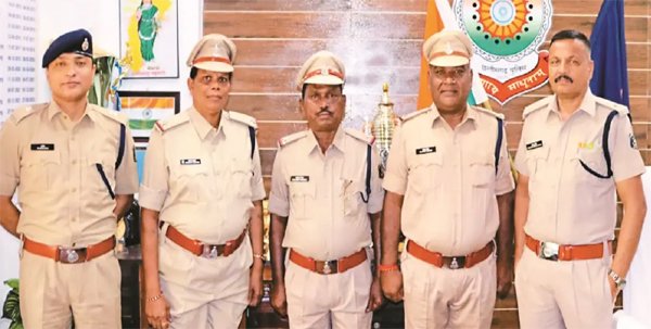 तीन प्रधान आरक्षकों को मिला प्रमोशन 1 KSHITITECH 18 5 KSHITITECH