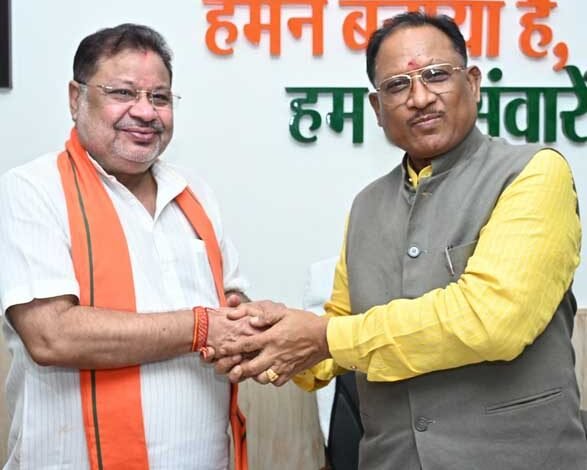 भाजपा प्रत्याशी सुनील सोनी ने मुख्यमंत्री साय से की सौजन्य मुलाकात 1 KSHITITECH 23 16 KSHITITECH