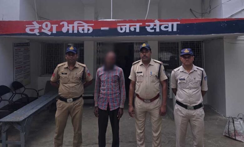कफ सिरप तस्करी के फरार आरोपी के घर से पुलिस ने प्रतिबंधित नाईट्राजीपाम टेबलेट की बड़ी खेप जब्त 1 KSHITITECH 25A 128 KSHITITECH