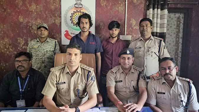 पुलिस अधीक्षक के नाम पर फर्जी फेसबुक आईडी बनाकर ठगी करने वालों को पुलिस और सायबर सेल की संयुक्त टीम ने गिरफ्तार 1 KSHITITECH Conda 1 KSHITITECH