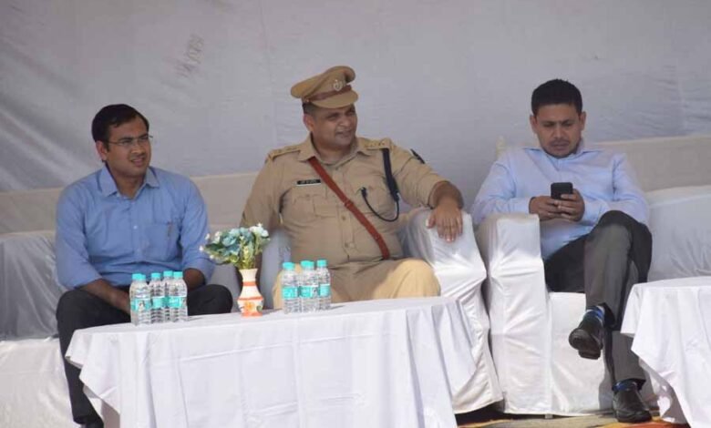कलेक्टर एवं पुलिस अधीक्षक ने पुलिस स्मृति दिवस पर शहीद जवानों को दी श्रद्धांजलि 1 KSHITITECH anupur KSHITITECH