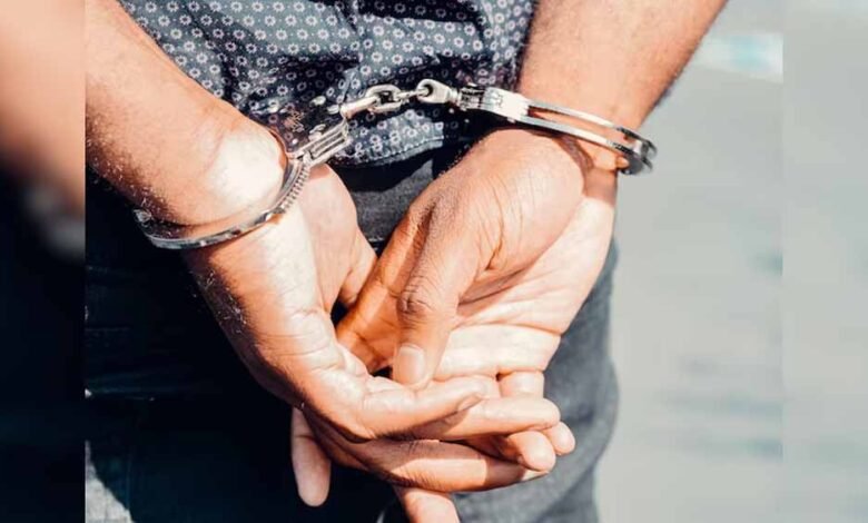 उत्तर प्रदेश: मासूम से दुष्कर्म का आरोपी पुलिस मुठभेड़ के बाद गिरफ्तार 1 KSHITITECH arrest1 KSHITITECH