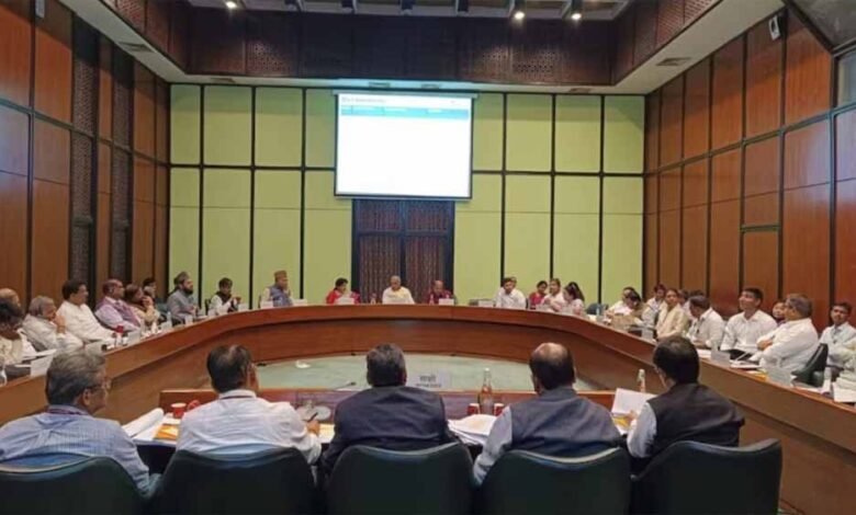 वक्फ विधेयक को लेकर सुंयुक्त संसदीय समिति की बैठक में पक्ष और विपक्ष के नेताओं के बीच दिखा टकराव 1 KSHITITECH bethak1 KSHITITECH