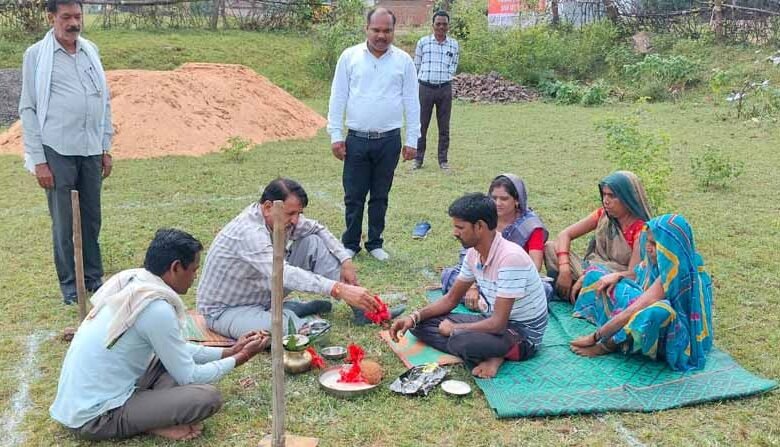 आवासविहीन परिवारों के लिए खुशी का माहौल, पीएम आवास अंतर्गत जिले में भूमिपूजन एवं गृहप्रवेश कार्यक्रम का हो रहा आयोजन 1 Console Corptech Pradakshina Consulting Pvt Ltd bhumi 1 Console Corptech Pradakshina Consulting Pvt Ltd