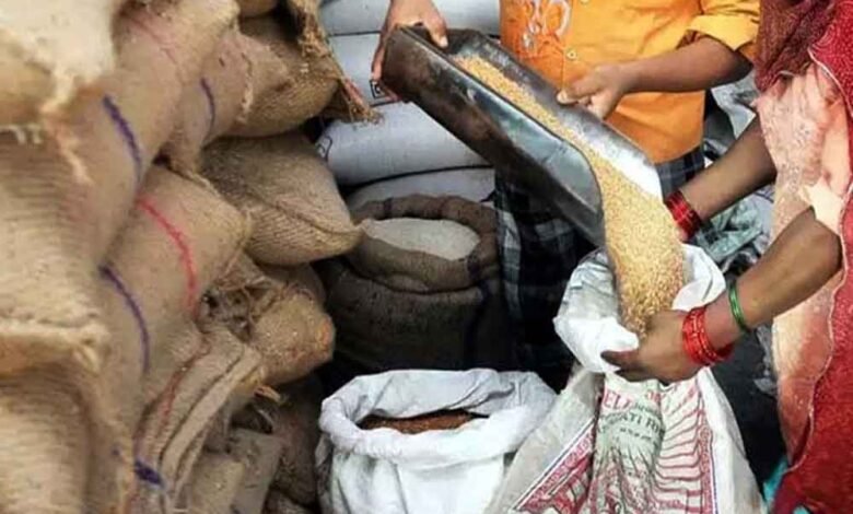 छत्तीसगढ़-रायगढ़ में शासकीय दुकान संचालक पर लाखों की गड़बड़ी की लिखाई रिपोर्ट 1 KSHITITECH chhattisgarh 05 2 5 KSHITITECH
