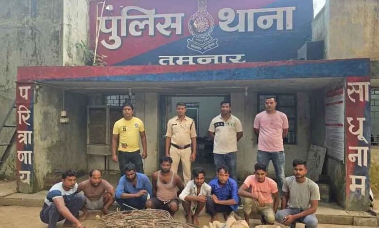 छत्तीसगढ़-रायगढ़ में रेलवे लाइन से कैटेनरी व कॉन्टैक्ट वायर चुराने वाले आठ आरोपी गिरफ्तार 1 KSHITITECH chhattisgarh 10 2 12 KSHITITECH
