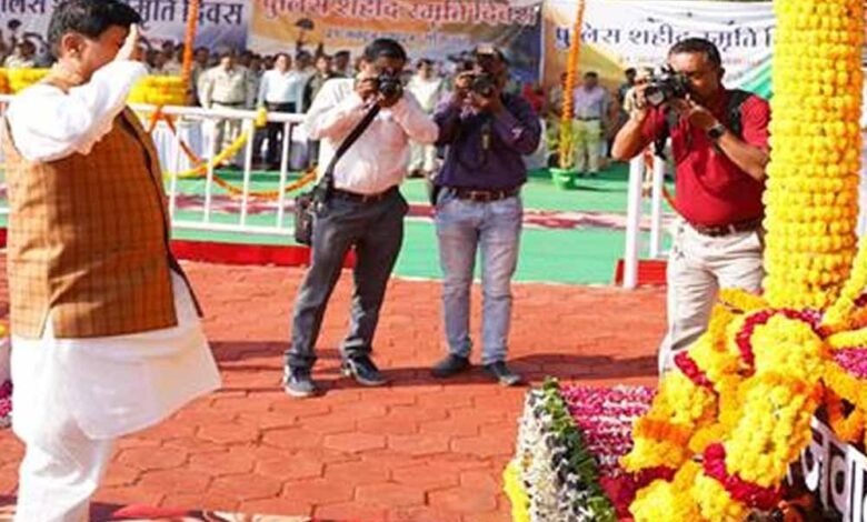 देशभक्ति और जनसेवा के ध्येय वाक्य के साथ दिन-रात जनता की सेवा में तत्पर है पुलिस 1 Console Corptech Pradakshina Consulting Pvt Ltd cm1 10 Console Corptech Pradakshina Consulting Pvt Ltd