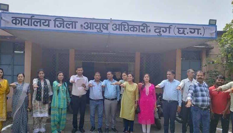 जिले के समस्त शासकीय कार्यालयों में कलेक्टर के निर्देशानुसार हुआ राष्ट्रीय एकता दिवस का आयोजन 1 KSHITITECH ekta divas 1 KSHITITECH