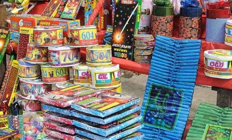 कलेक्टर ने दीपावली पर्व के दौरान पटाखों के संबंध में मानक संचालक प्रक्रिया की निर्धारित 1 KSHITITECH fatakhe KSHITITECH