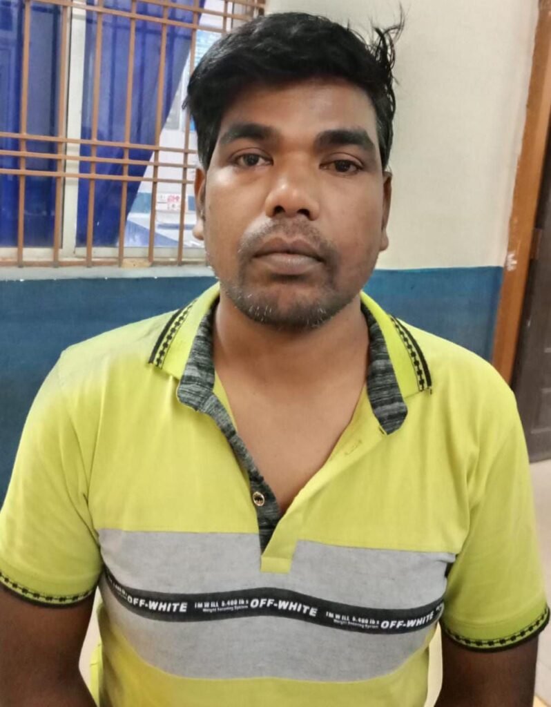 फर्जी जिला कलेक्टर बिलासपुर से हुआ गिरफ्तार सरपंच से पैसे की कीथी मांग बलौदा पुलिस की कार्यवाही 2 KSHITITECH img 20241020 wa00236442325643502312907 KSHITITECH