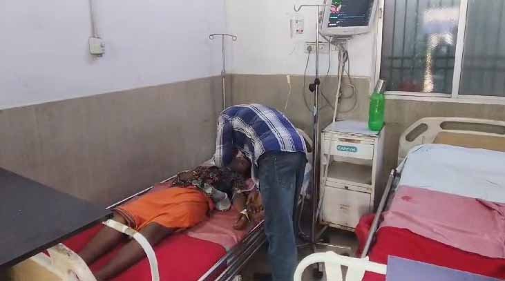 बिनोबा नगर में मोबाइल हुआ ब्लास्ट, नाबालिग बेहोश, अस्पताल में भर्ती 1 KSHITITECH mobile blast1 KSHITITECH