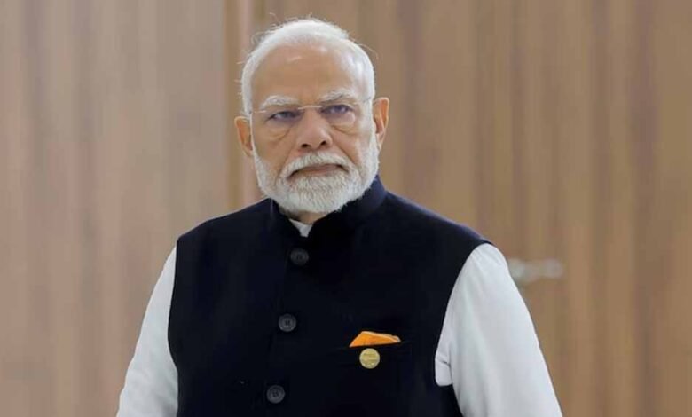 प्रधानमंत्री नरेंद्र मोदी ने देश के स्वास्थ्य क्षेत्र में 12,850 करोड़ रुपये की विभिन्न परियोजनाओं की घोषणा की 1 KSHITITECH modi1 11 KSHITITECH