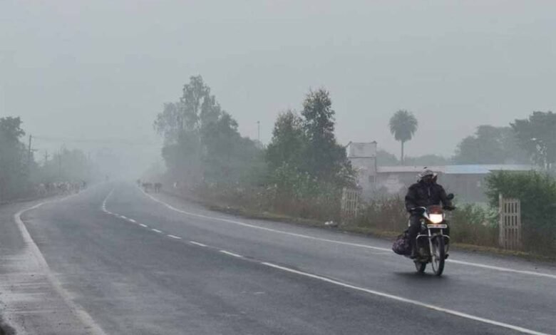 सुबह-शाम गुलाबी ठंडक रहेगी और रात का पारा 20 डिग्री के आसपास बना रहेगा, अगले चौबीस घंटे शुष्क रहेगा मौसम 1 KSHITITECH mosam1 5 KSHITITECH