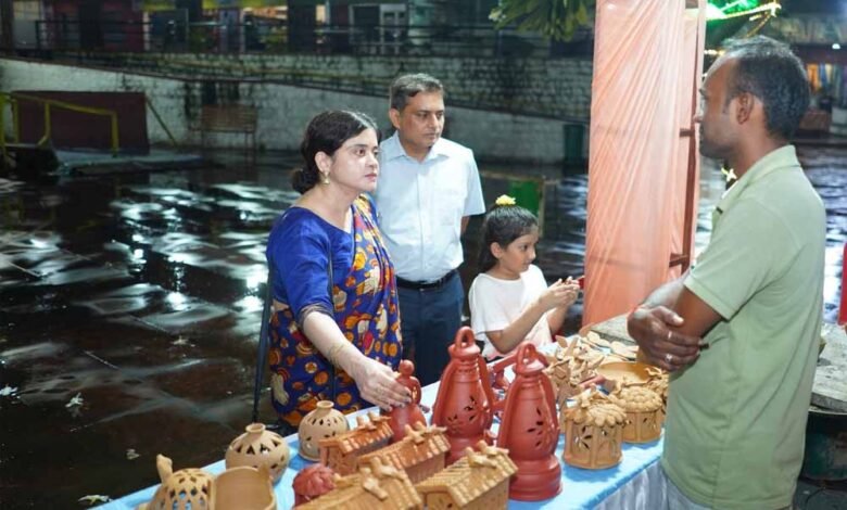 राष्ट्रीय खादी उत्सव मेले का मंगलवार अंतिम दिन 1 KSHITITECH ra KSHITITECH