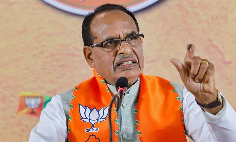 शिवराज सिंह चौहान ने झामुमो नीत गठबंधन सरकार पर तीखा हमला करते हुए कहा- तूफान ‘दाना' से भी ज्यादा घातक है 1 KSHITITECH shiv1 2 KSHITITECH