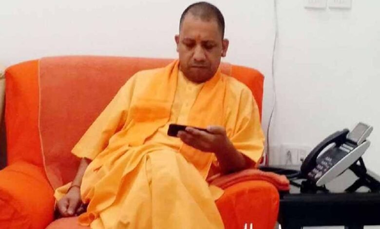 योगी से बहराइच में मारे गए राम गोपाल के परिवार ने की मुलाकात, कहा-जैसे मेरे पति को मारा, उनको भी वैसे मारा जाए 1 KSHITITECH yogi2 8 KSHITITECH