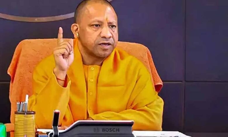 बुलडोजर एक्शन के बाद अब योगी आदित्यनाथ का एक स्लोगन भी चल पड़ा ‘बंटेंगे तो कटेंगे’ 1 KSHITITECH yogi 60 1 9 KSHITITECH