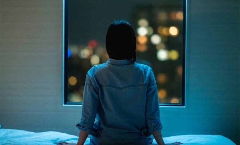 बेडरूम में न रखें ये चीजें, नहीं तो रहेगी नींद न आने की समस्या 1 KSHITITECH 1 175 KSHITITECH