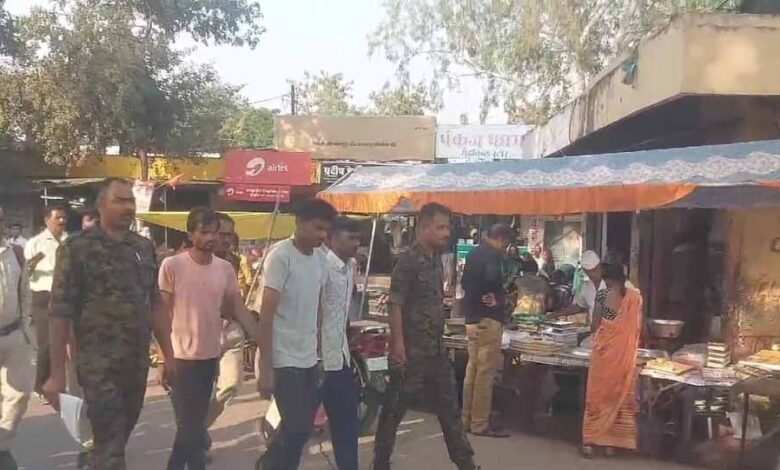 मारपीट के आरोपियों का राजनगर पुलिस ने निकाला जुलूस, ग्राम डिगोनी में युवक के साथ मारपीट का वीडियो हुआ था वायरल 1 KSHITITECH 1 2 KSHITITECH
