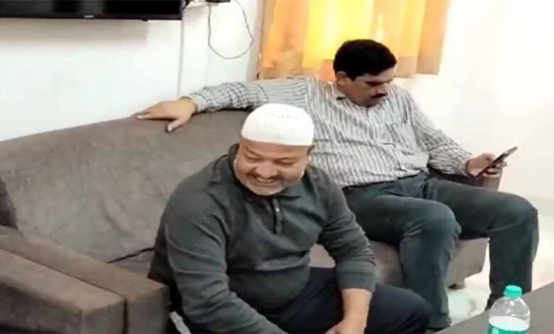 लोकायुक्त ने की बड़ी कार्रवाई, सवा लाख रिश्वत लेते कांग्रेस पार्षद पति गिरफ्तार 1 KSHITITECH 1 235 KSHITITECH