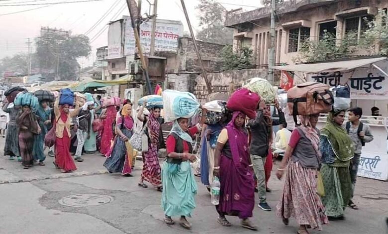 49 पंचकोशीय यात्रा में जाने के लिए बड़ी संख्या में ओंकारेश्वर पहुंचे हजारों श्रद्धालु 1 KSHITITECH 1 43 KSHITITECH