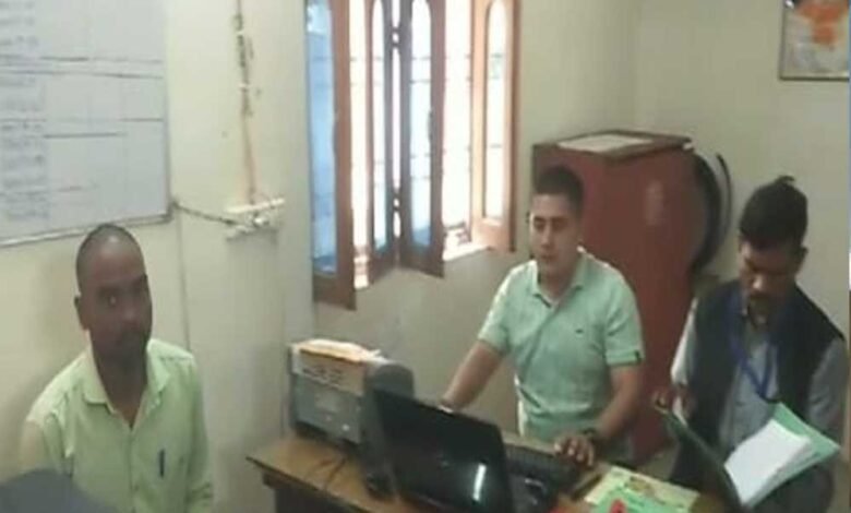 25 हजार की रिश्वत लेते जे.ई. अरेस्ट, लोकायुक्त टीम ने रंगे हाथों दबोचा, डिमांड बनाने के नाम पर मांगी थी घूस, मचा हड़कंप 1 KSHITITECH 12A 12 KSHITITECH