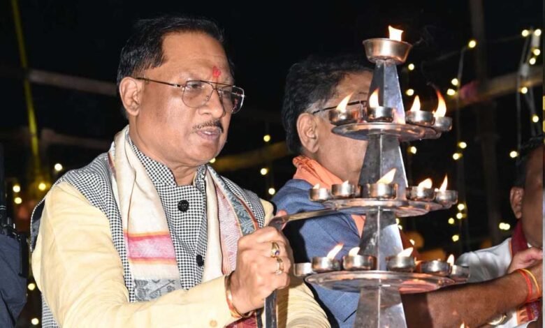 मुख्यमंत्री साय मां महानंदा चित्रोत्पला गंगा महानदी महाआरती महोत्सव-2024 में हुए शामिल 1 KSHITITECH 13A 13 1 KSHITITECH