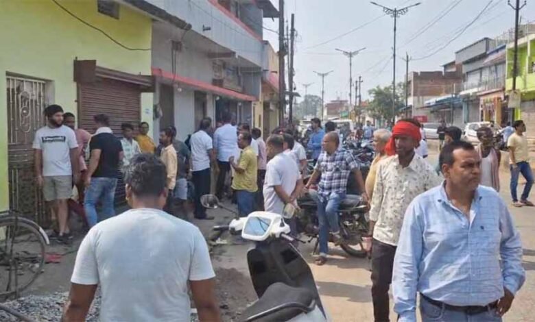 हिंदू संगठन के कार्यकर्ताओं ने छत्तीसगढ़ में धर्मांतरण को लेकर किया जमकर हंगामा, घेरा घर 1 KSHITITECH 2 KSHITITECH