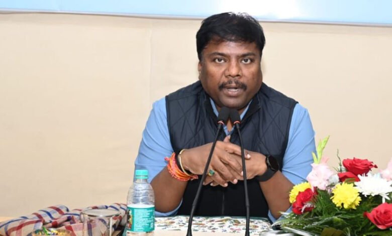 बस्तर : कैबिनेट मिनिस्टर केदार कश्यप ने कहा 12 वीं की टॉपर छात्रा को स्कूटी प्रदान की जाएगी. 1 KSHITITECH 20A 31 KSHITITECH